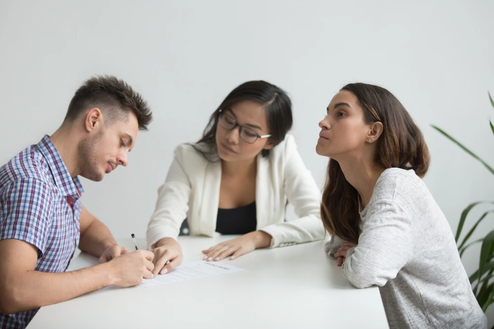 divorce couple Image